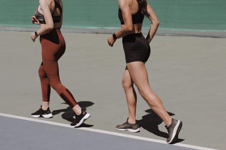 tênis cinza nike