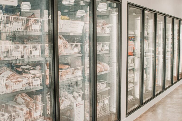 Qual é o tamanho de um freezer de 300 l?
