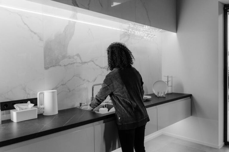 Qual lava-louças é ideal para uma casa com 4 pessoas?